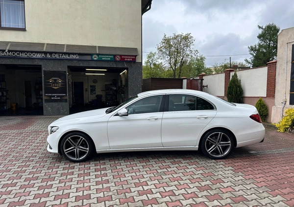 Mercedes-Benz Klasa E cena 134900 przebieg: 132000, rok produkcji 2019 z Krapkowice małe 277